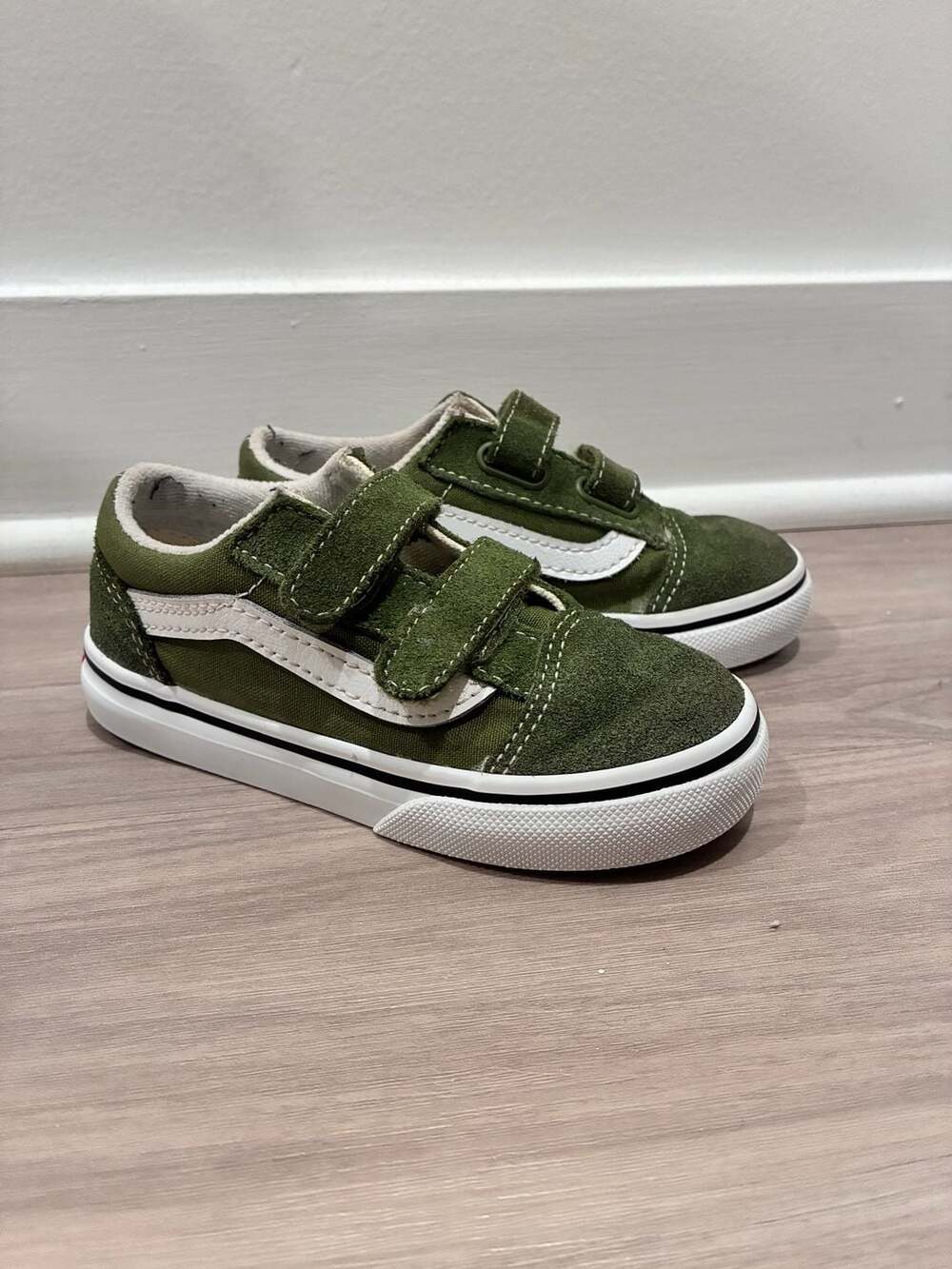 Vans Old Skool V Toddler Size 9.0 Green Sneakers